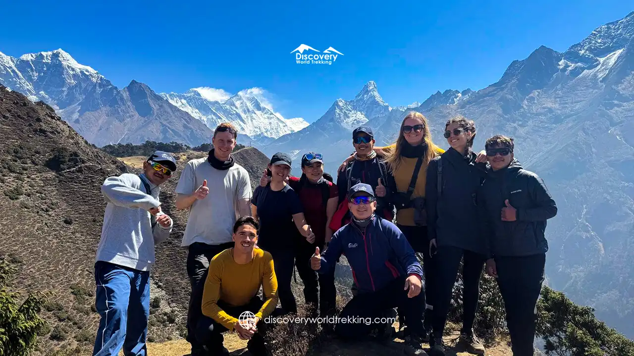 Group Picture with Ama Dablam behind