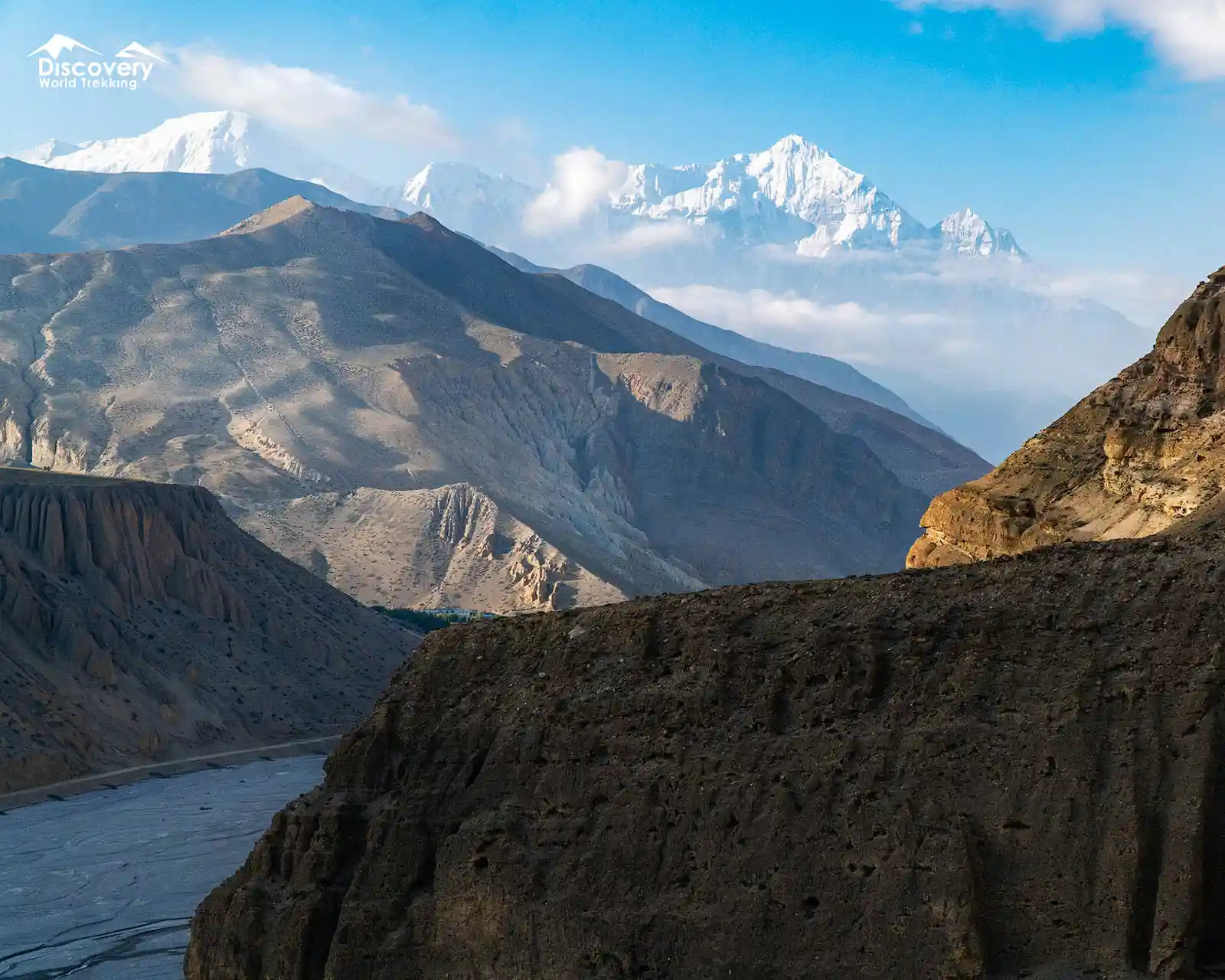 Nilgiri Peak rising above Mustang valley, seen from Chele to Shyangboche trail.
